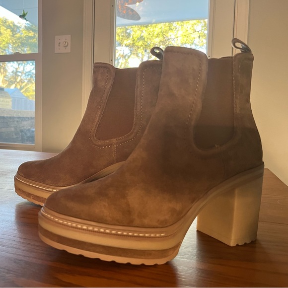 Steve Madden Shoes - NIB!  Steve Madden Lexa Boot - 10